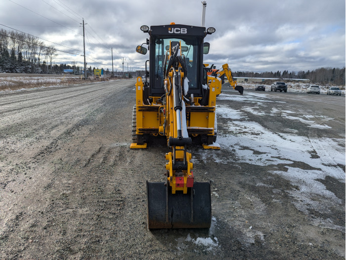7: 2020 JCB 1CXT BACKHOE LOADER