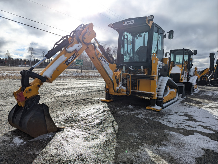 9: 2020 JCB 1CXT BACKHOE LOADER