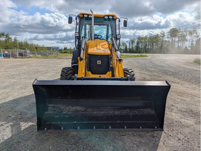 4: 2023 JCB 3CX-14 Backhoe