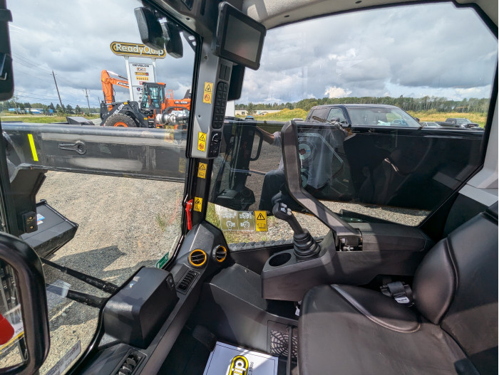 9: 2023 JCB 3CX-14 Backhoe