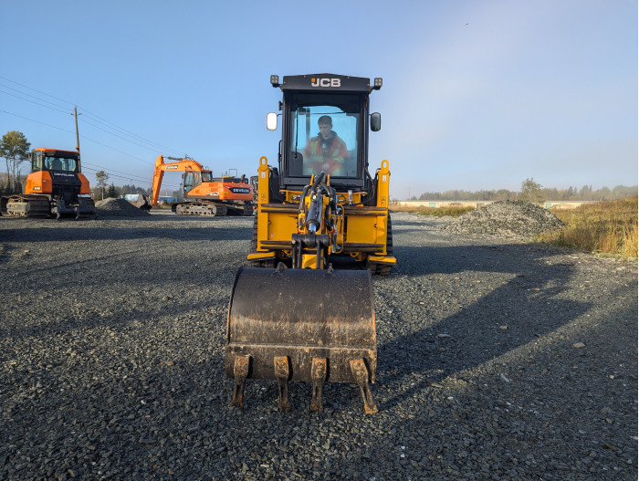 4: 2024 JCB 1CXT TRACKED Backhoe