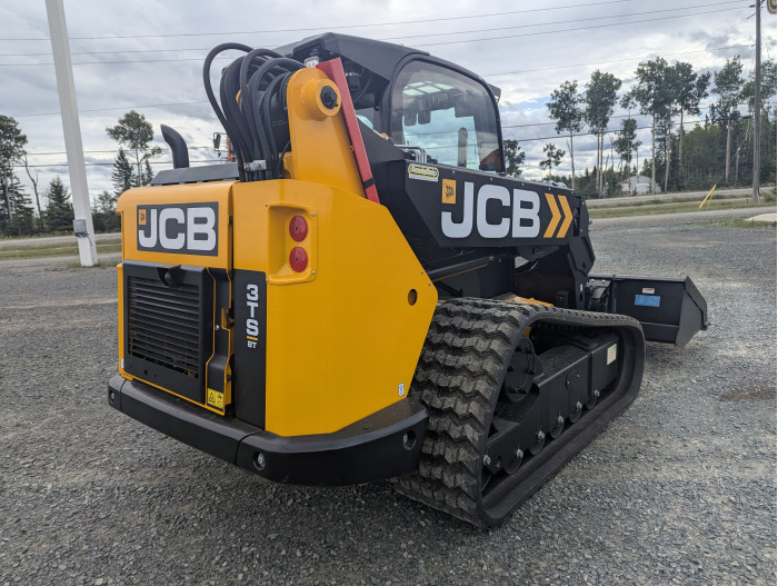 5: NEW JCB 3TS-8T TELESKID TELEHANDLER