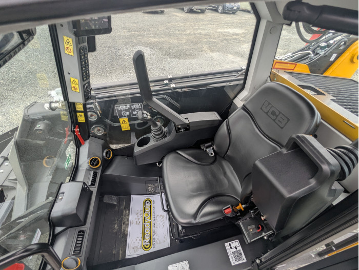 12: NEW JCB 3TS-8T TELESKID TELEHANDLER