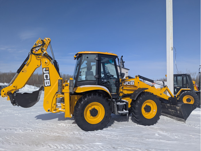 8: NEW JCB 4CX PRO BACKHOE