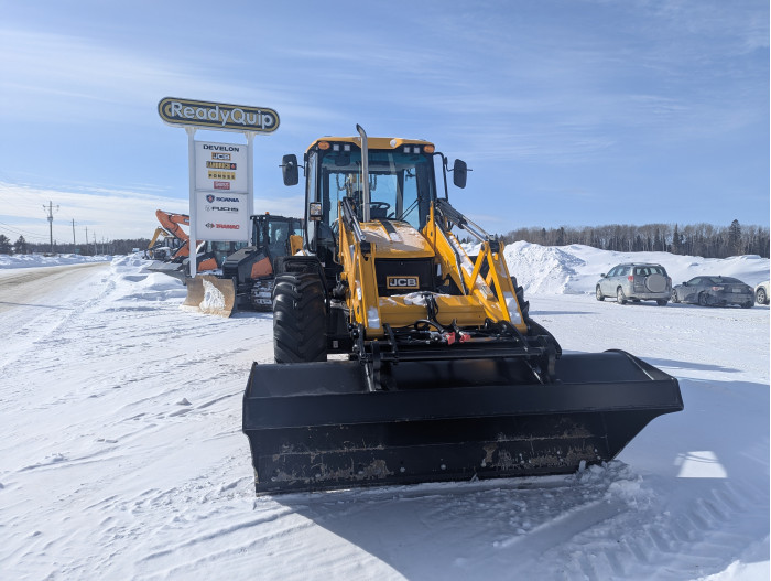 9: NEW JCB 4CX PRO BACKHOE