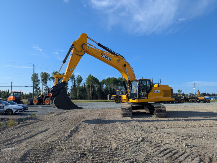 2: JCB 370X CRAWLER EXCAVATOR