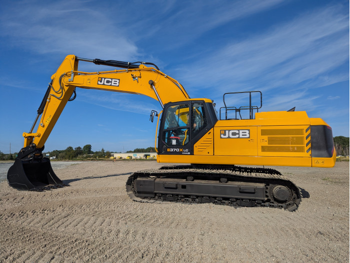 1: JCB 370X CRAWLER EXCAVATOR