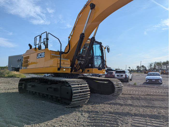 5: JCB 370X CRAWLER EXCAVATOR