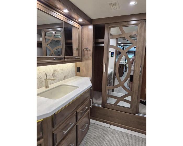 5: 2022  Entegra Coach Anthem 44B Class A diesel motorhome