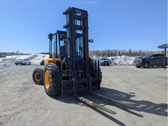 5: 2023 JCB 940-4 RTFL Forklift