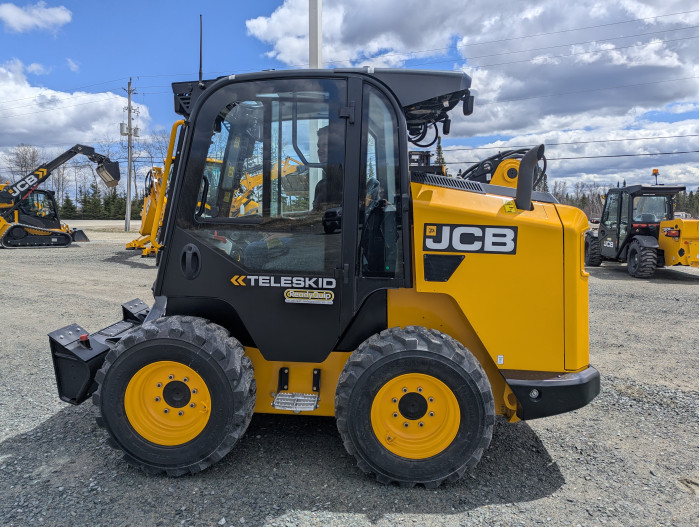 4: 2026 JCB 3TS-8W Teleskid