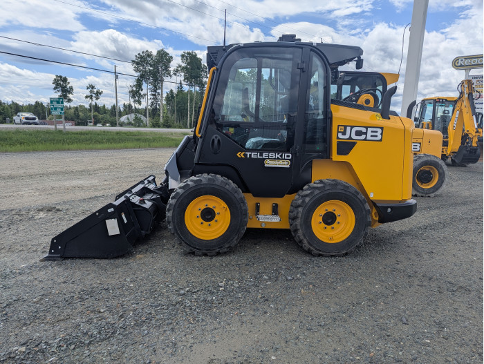 5: 2026 JCB 3TS-8W Teleskid