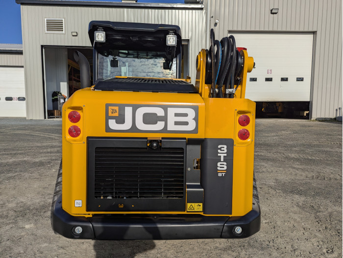 4: NEW JCB 3TS-8T TELESKID 