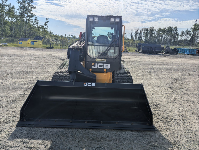 7: NEW JCB 3TS-8T TELESKID 