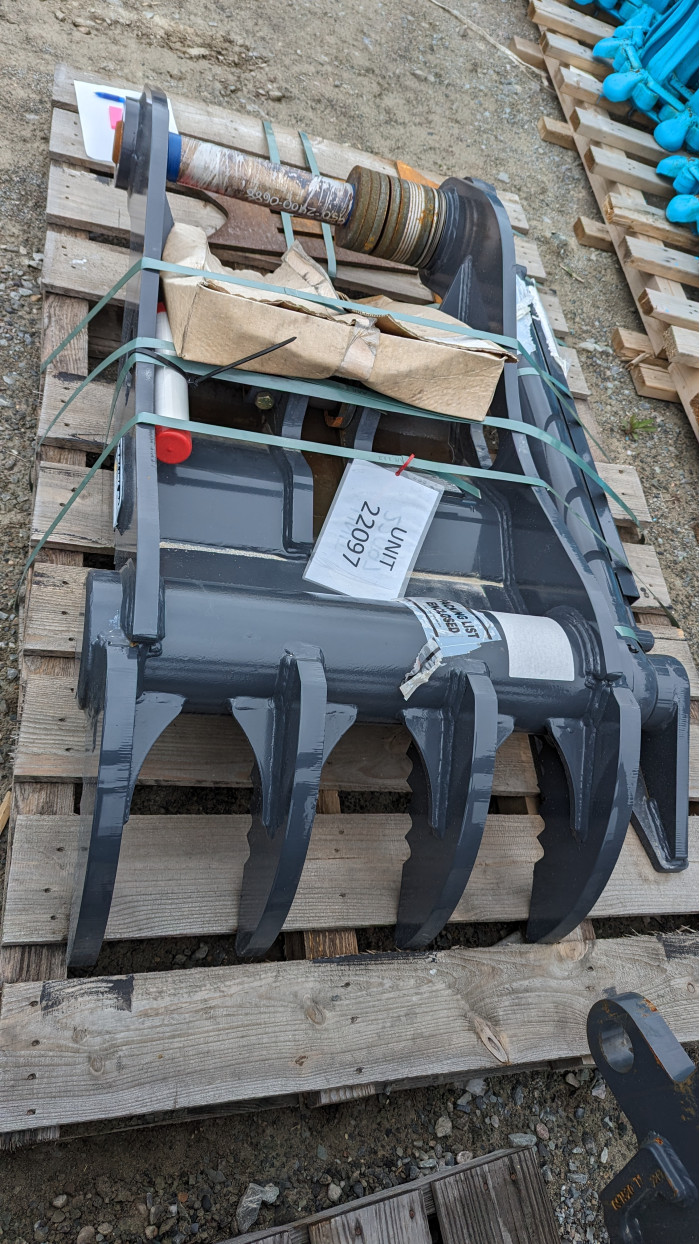 3: 2024 DEVELON THUMB THUMB HYD. FOR DX225LC-7-US30