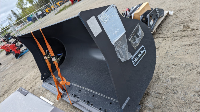 1: DEVELON BUCKET GP 100.4 IN 