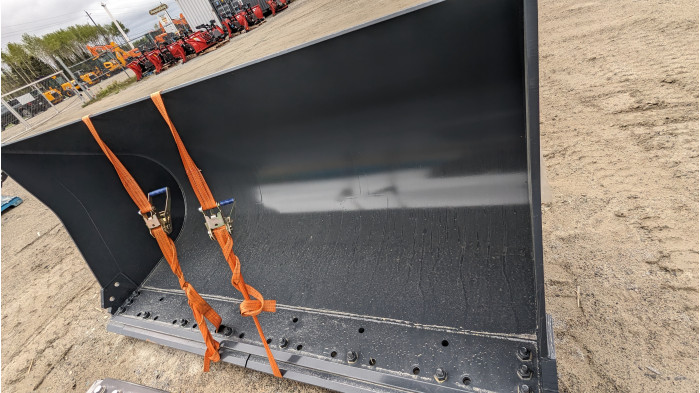 6: DEVELON BUCKET GP 100.4 IN 