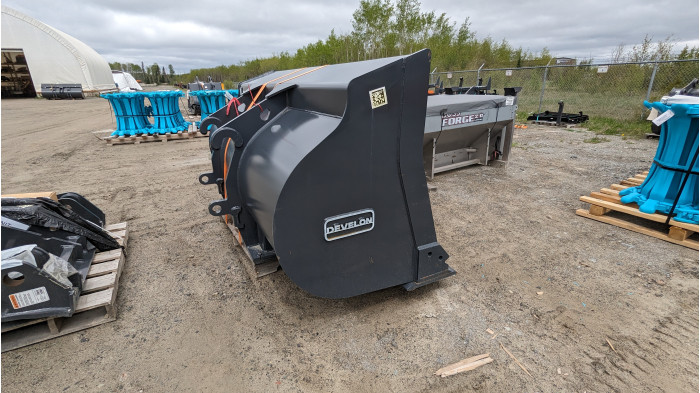 9: DEVELON BUCKET GP 100.4 IN 