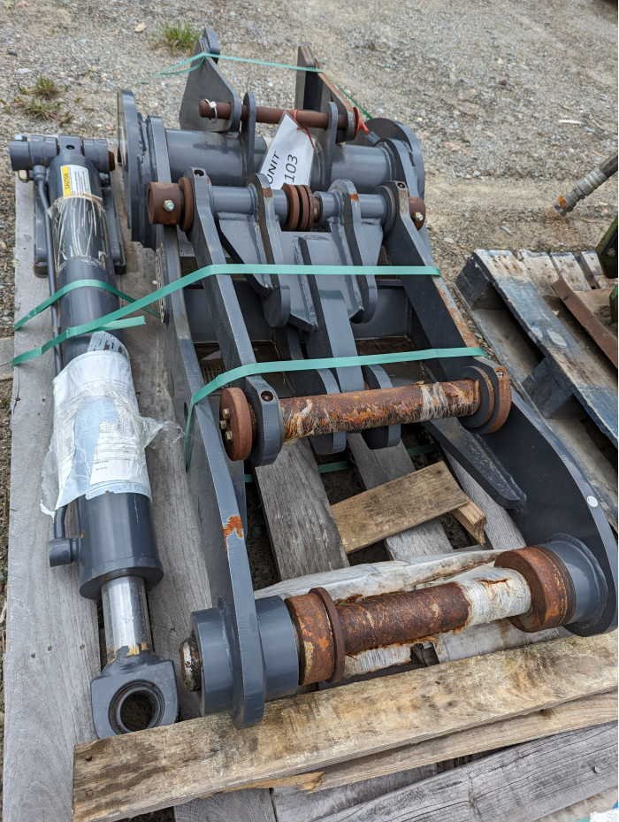 3: DOOSAN THUMB HYD. PROLINK - DX140