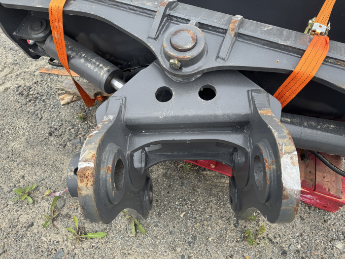 4: DEVELON BUCKET; TILT DITCHING; 60 IN