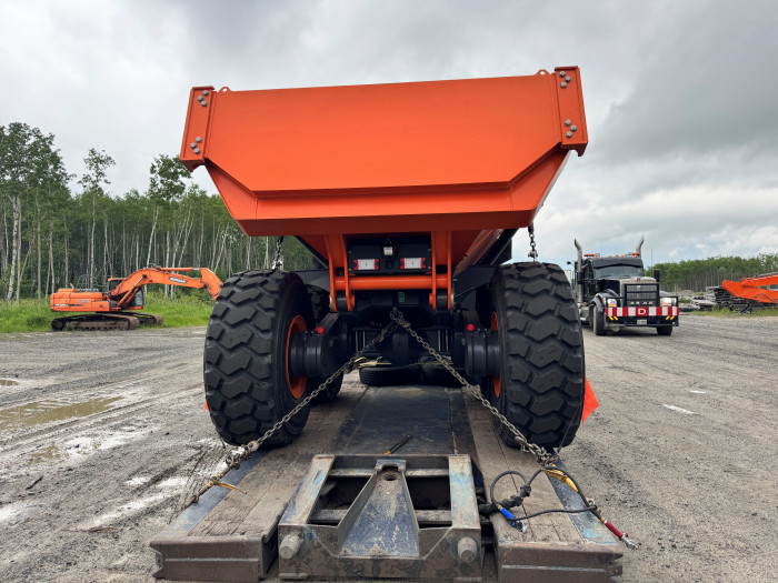 4: NEW DEVELON DA30-5 ADT