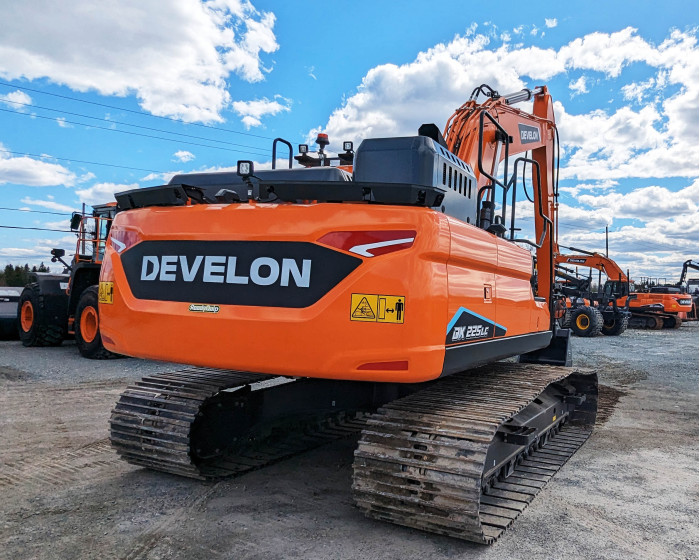 10: 2024 DEVELON DX225LC-7 Excavator