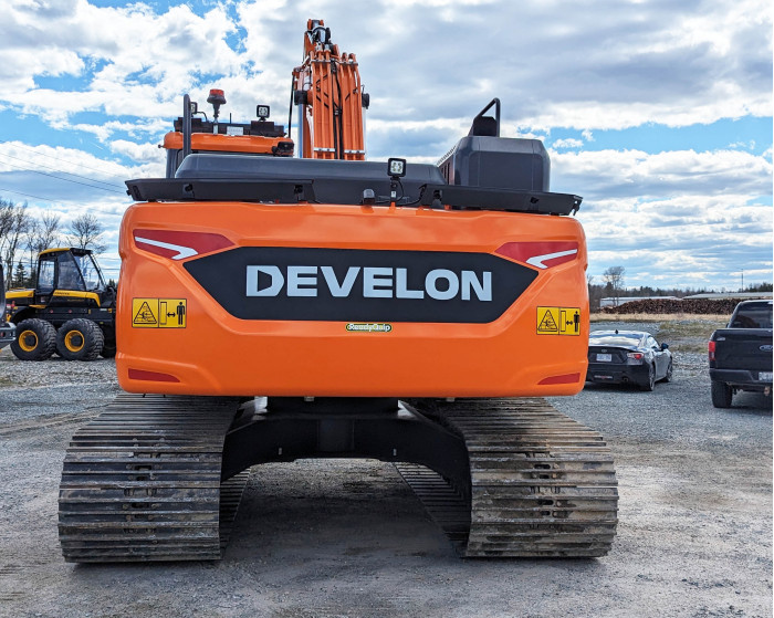 9: 2024 DEVELON DX225LC-7 Excavator