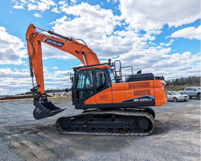 7: 2024 DEVELON DX225LC-7 Excavator