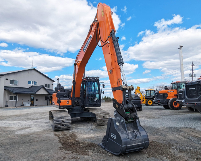 5: 2024 DEVELON DX225LC-7 Excavator