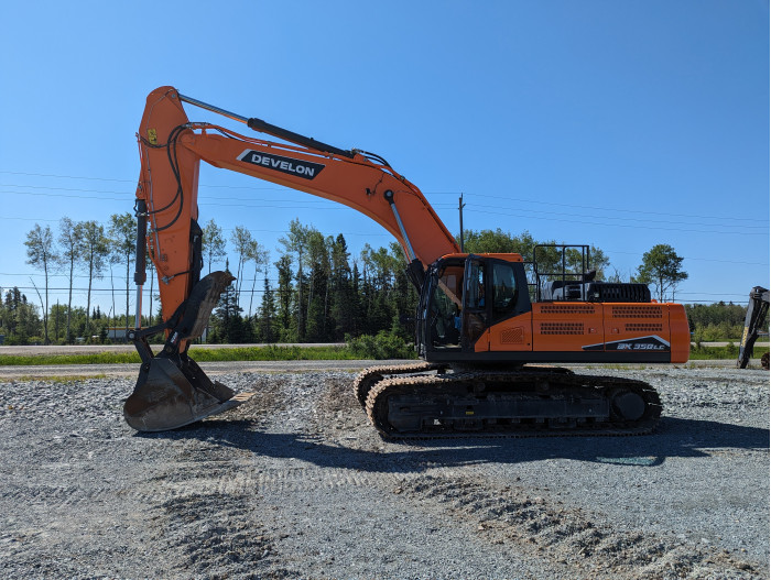 4: 2023 DEVELON DX350LC-7US30 Excavator