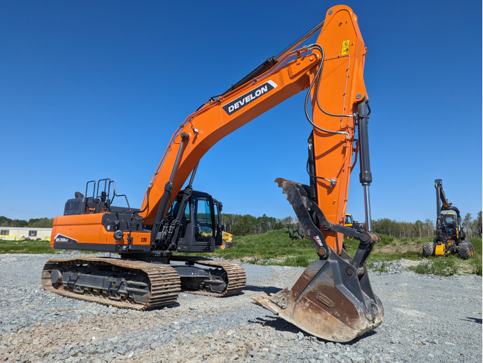 3: 2023 DEVELON DX350LC-7US30 Excavator