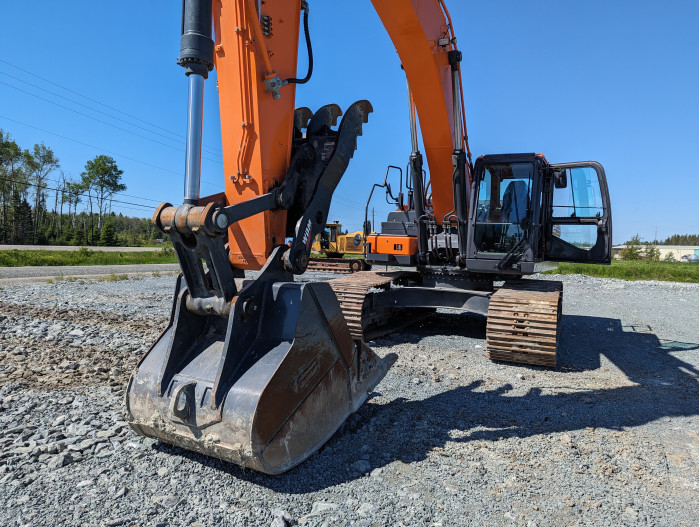 9: 2023 DEVELON DX350LC-7US30 Excavator