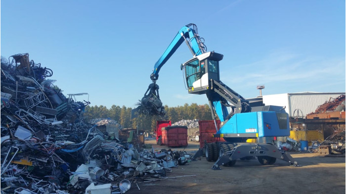 4: FUCHS 331 MATERIAL HANDLER