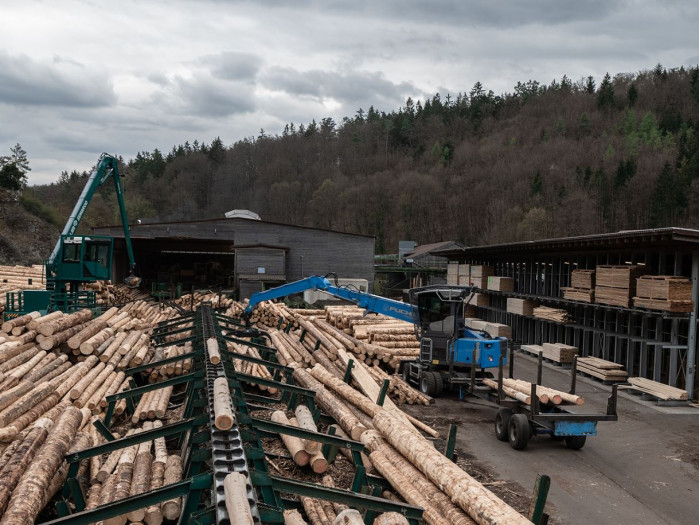 5: FUCHS MHL434 PICK AND CARRY