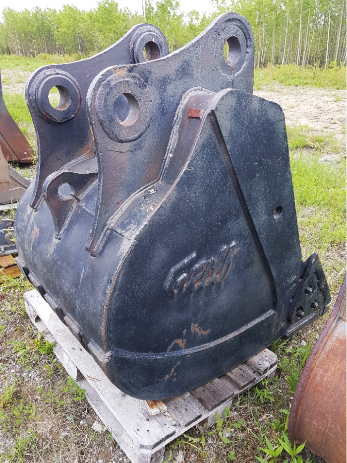 1: NEW GEITH 36"HD ROCK BUCKET