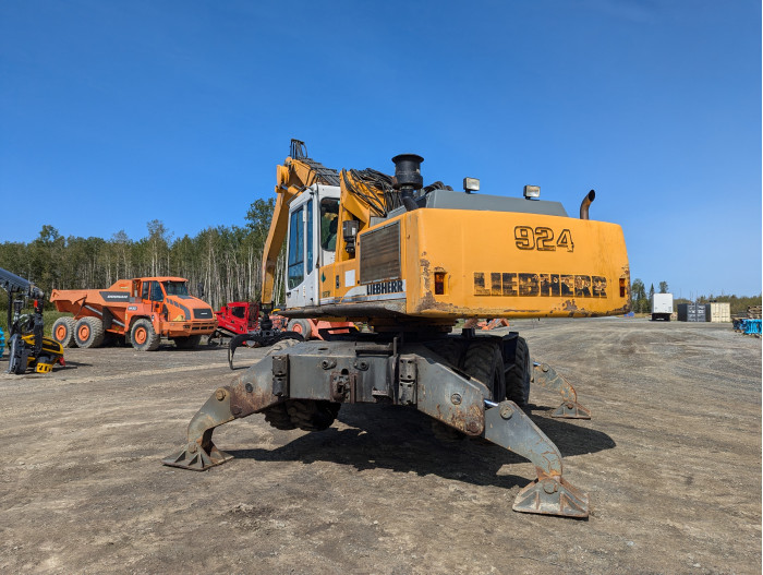 11: 2006 Liebherr A924B LITRONIC excavator