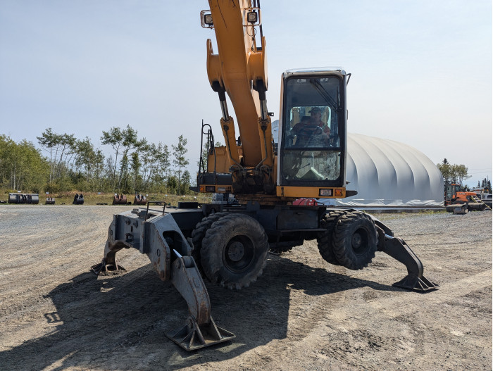7: 2006 Liebherr A924B LITRONIC excavator