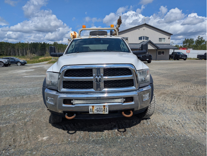 6: 2015 DODGE RAM 5500 SLT Service Truck