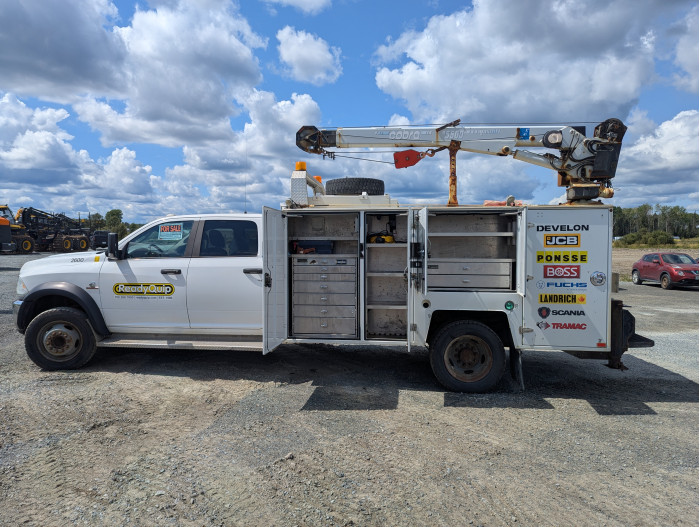7: 2015 DODGE RAM 5500 SLT Service Truck