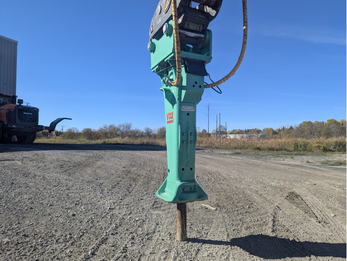 2: 2011 Tramac V32 Hammer