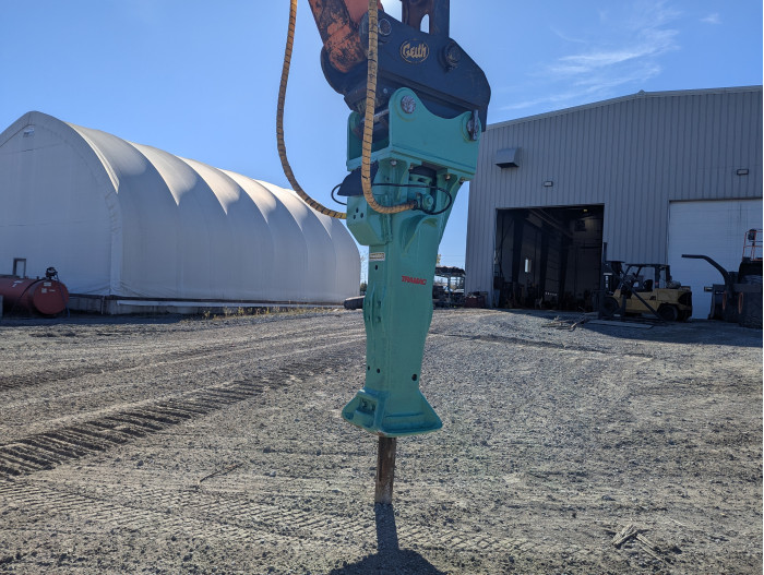 4: 2011 Tramac V32 Hammer