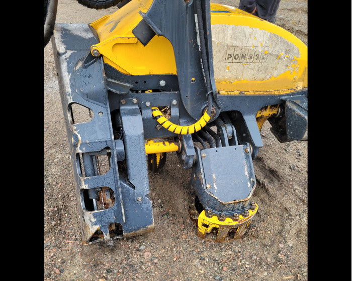 12: 2005 Daewoo Solar 300LL with Ponsse H8HD Head