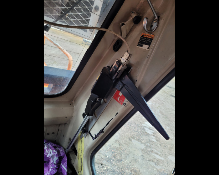 9: 2005 Daewoo Solar 300LL with Ponsse H8HD Head