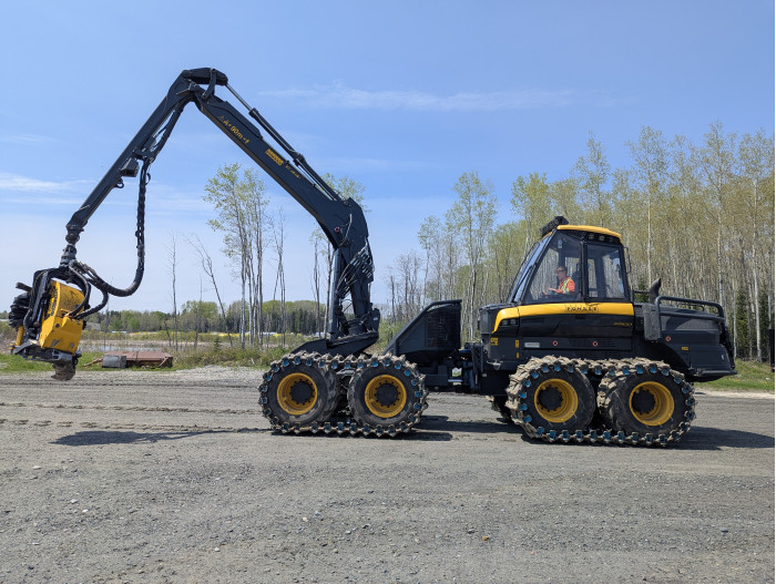 12: 2021 Ponsse Ergo Harvester with H8 Head