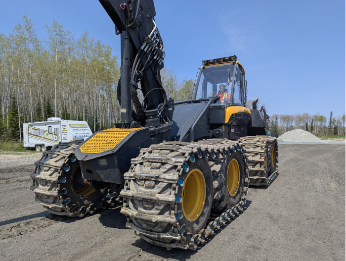 10: 2021 Ponsse Ergo Harvester with H8 Head