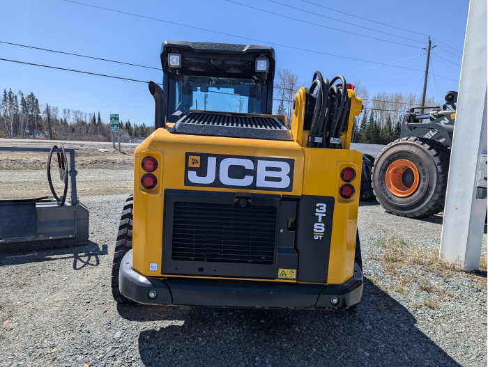 6: 2024 JCB 3TS-8T Teleskid