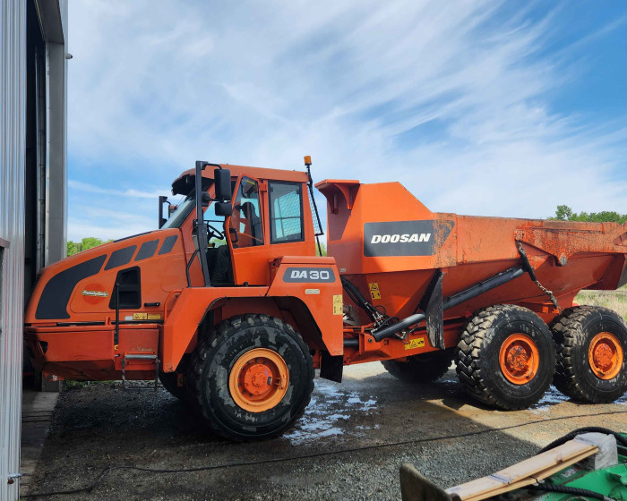 1: 2018 DOOSAN DA30 Rock Truck