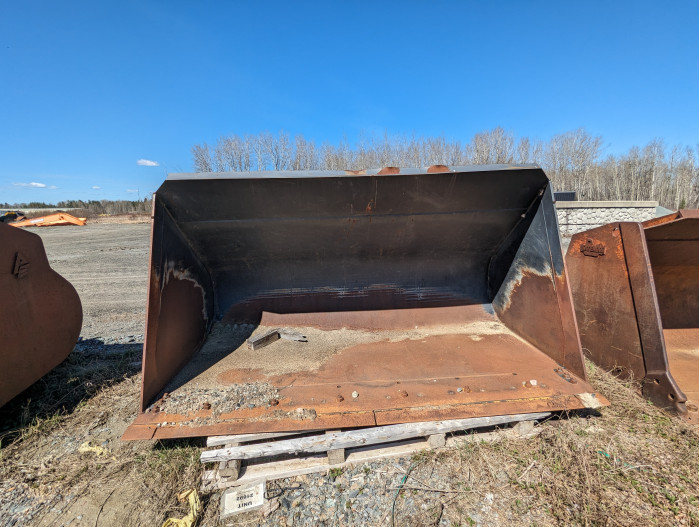 2: 2012 BATEMAN 5 1/2 YD SNOW BUCKET