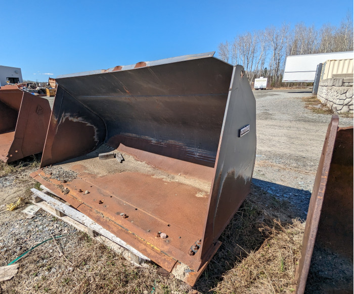 3: 2012 BATEMAN 5 1/2 YD SNOW BUCKET