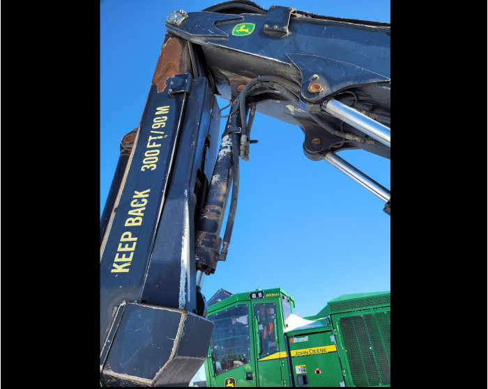 5: 2005 John Deere 853 Feller Buncher